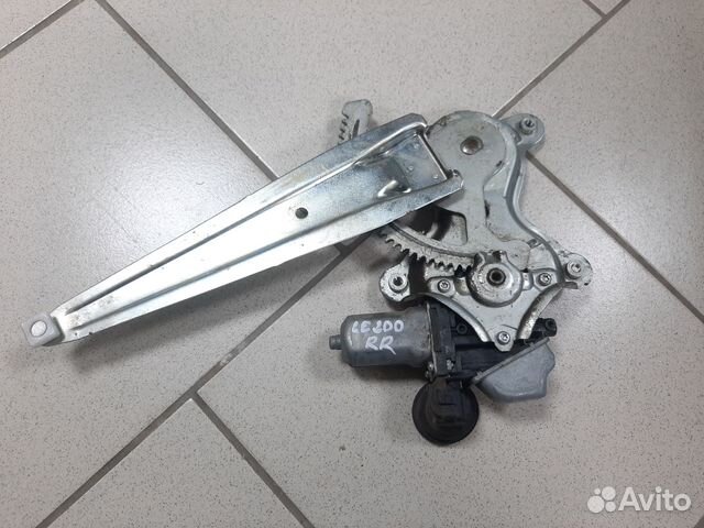 Стеклоподъемник задний правый LC 200 (2007-15)