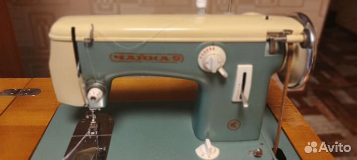 Швейная машина Чайка