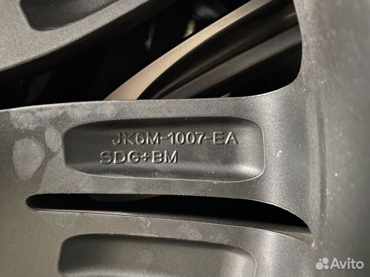 Оригинальные колеса на Range Rover Sport R22