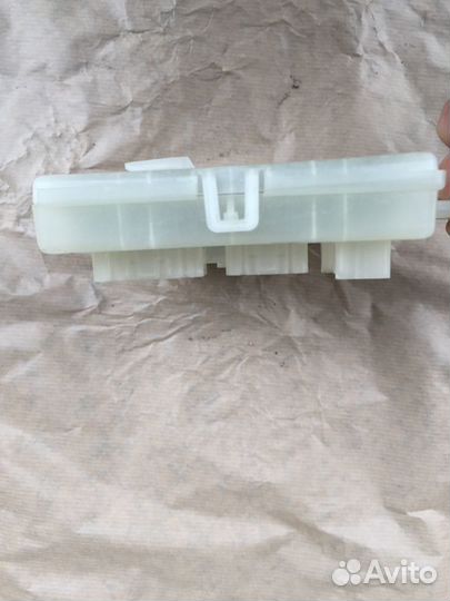 Блок управления зарядкой Gen3 Tesla 3 1092755-98-D