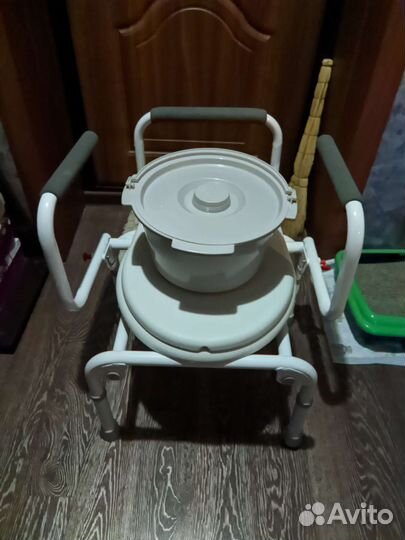 Санитарный стул туалет