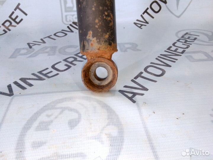 Стойка амортизатор задняя Mitsubishi L200