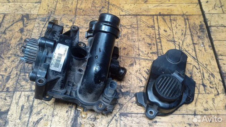 Насос водяной (помпа) Skoda Superb 2012