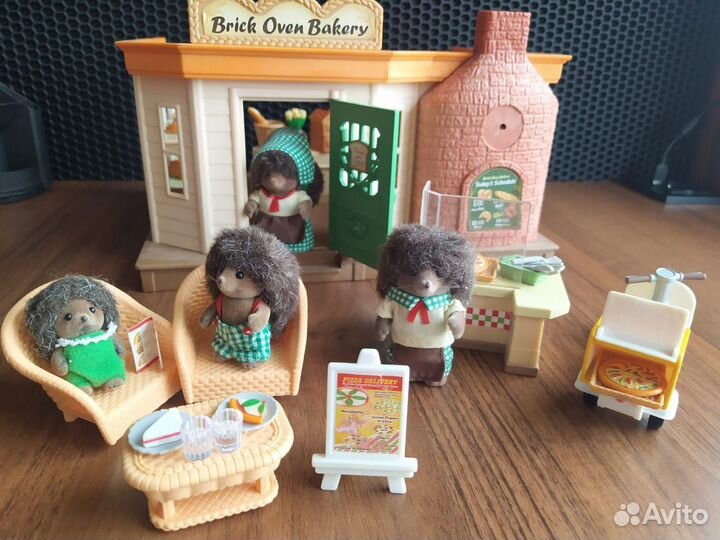 Sylvanian Families пекарня, доставщик пиццы, ежики