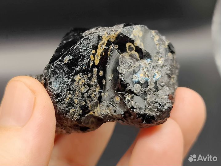 Неоднородный обсидиан река Даубиха