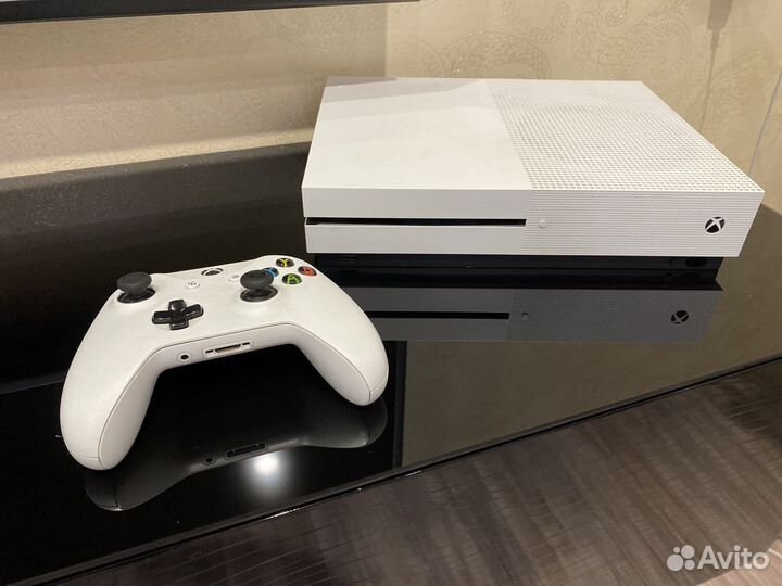 Xbox One S 500 gb