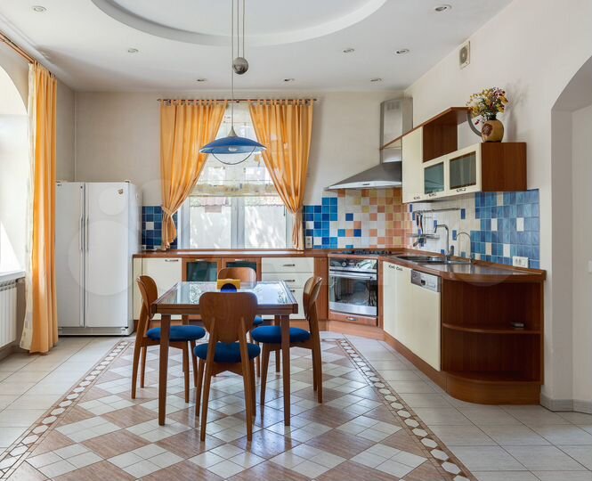 Дом 322 м² на участке 16 сот.