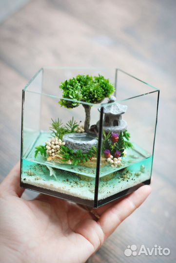 Моссариум Флорариум с японским колодцем цукубаи