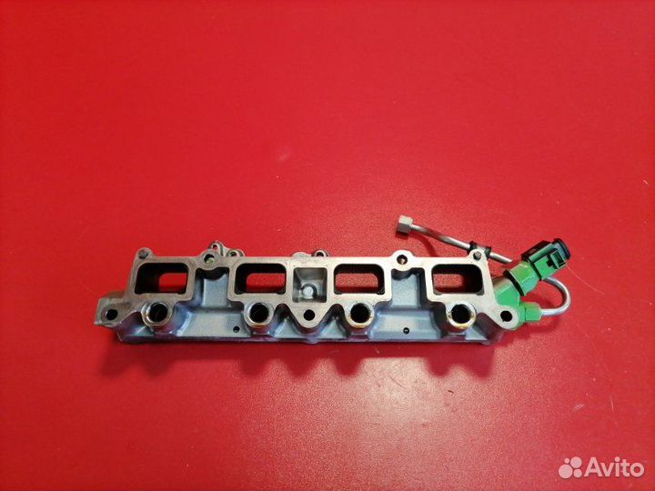 Рейка топливная Audi A3 8PA caxc 2009