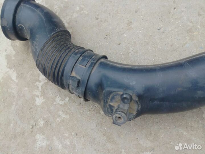 Патрубок горфа воздушного фильтра Opel Astra H