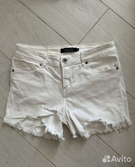 Шорты женские белые джинсовые