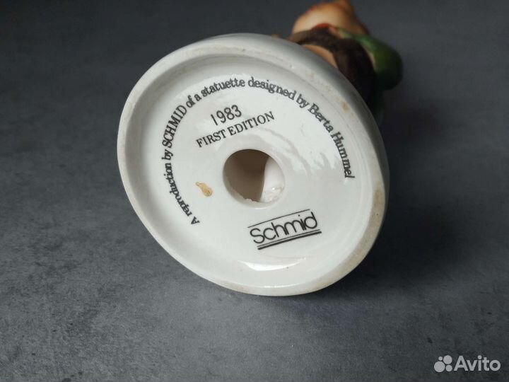 Фарфоровая статуэтка Hummel Goebel