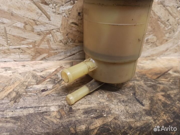 Бачок гур Hyundai Tucson 1