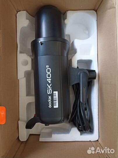 Вспышка студийная Godox sk400