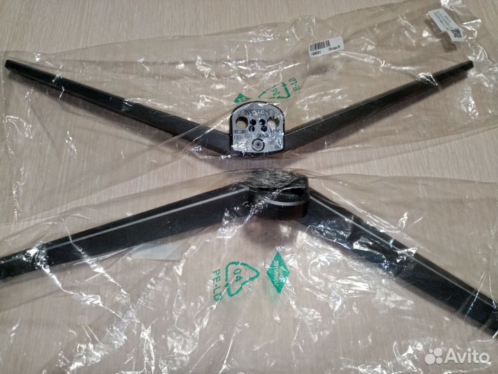 Подставка,ножки для телевизора TCL 65P725
