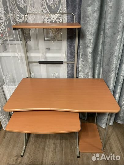 Стол компьютерный