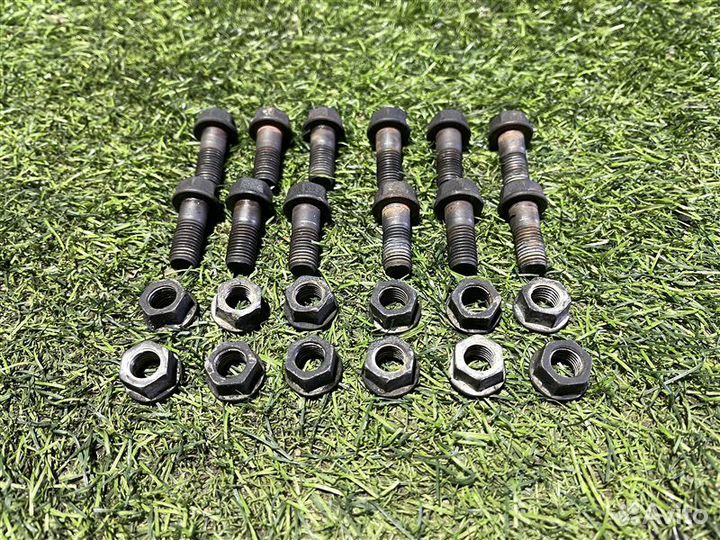 Болт привода передний Toyota Lite Ace Noah CR50