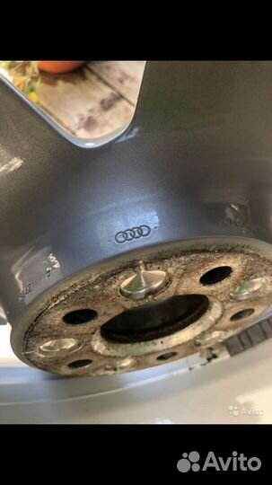 Комплект оригинальных зимних колес Audi R17