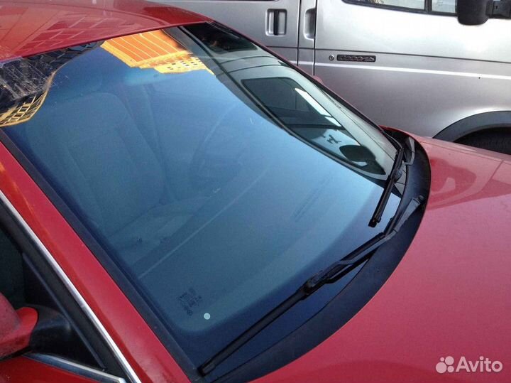 Лобовое стекло на Бмв ф10 2010-12