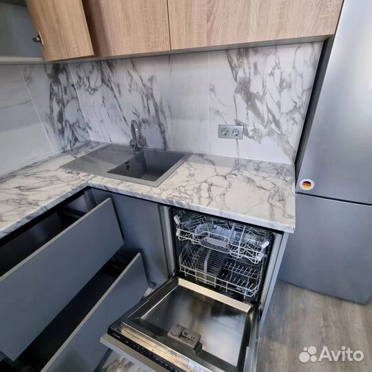 Кухня эмаль угловая. Цена за всю кухню ars 9653