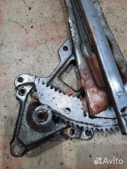 Стеклоподъемник передний левый Honda Cr-V RD1