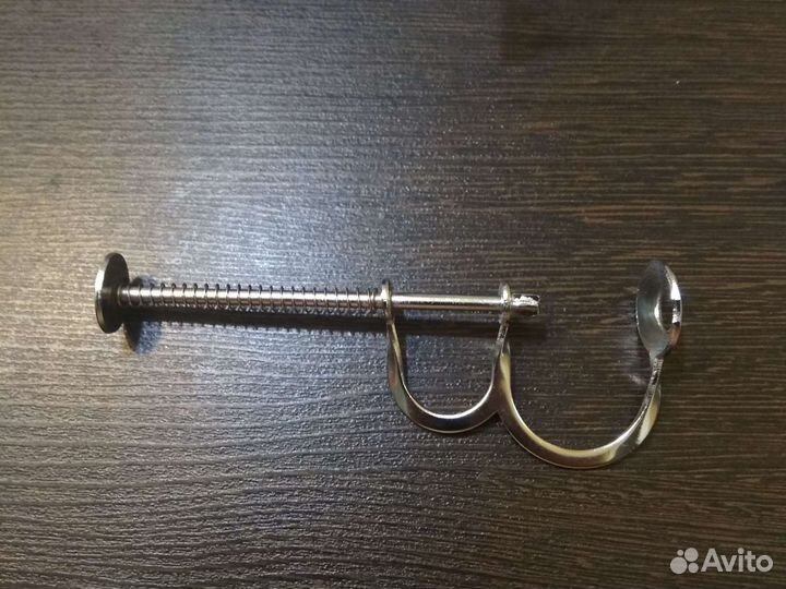 Для удаления косточек из вишни