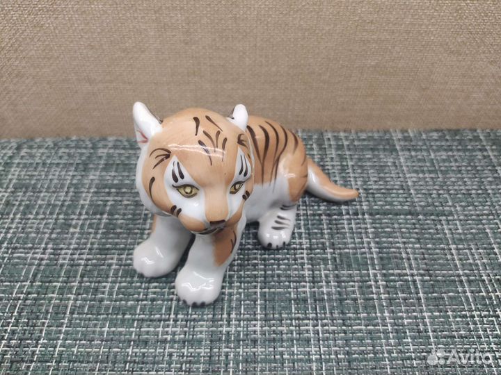 Статуэтка Тигренок
