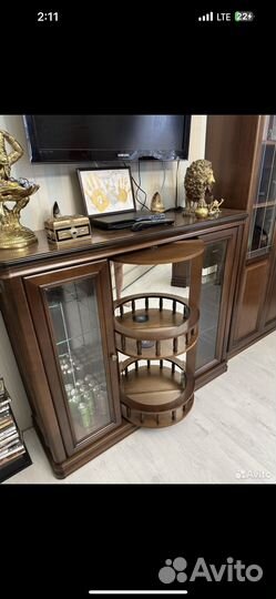 Антикварный буфет барный