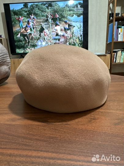 Берет женский из кроличьего пуха