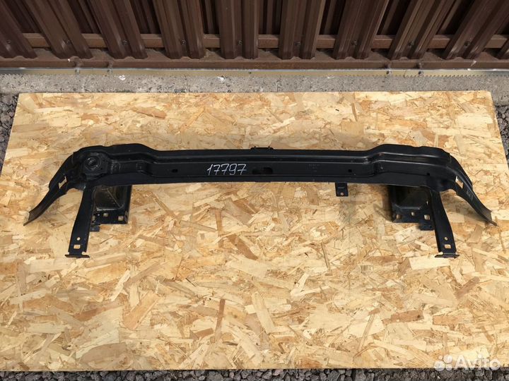 Усилитель переднего бампера VW Tiguan 2