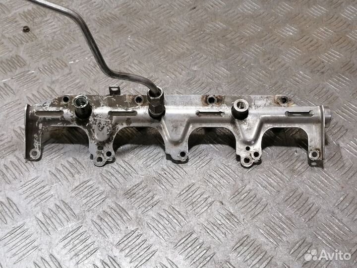 Рейка топливная рампа Audi A4 b7 B7