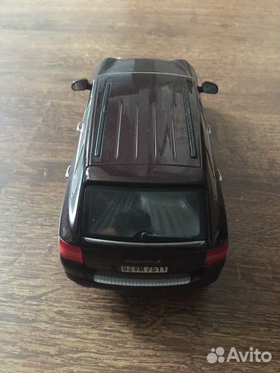 Porsche Cayenne S 1:18