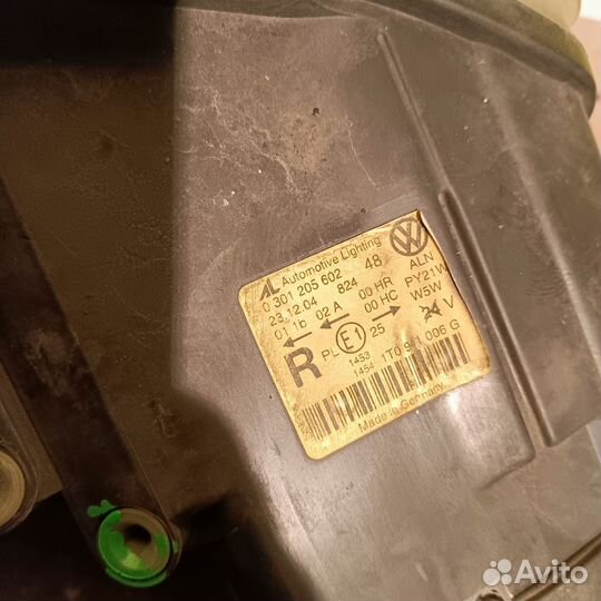 Фара правая Volkswagen Touran 1