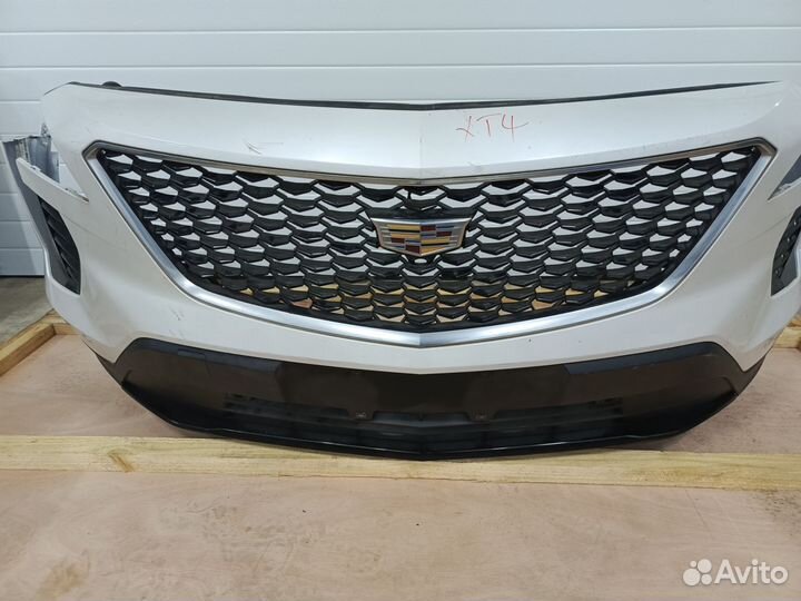 Передний бампер Cadillac XT4 2018-2023
