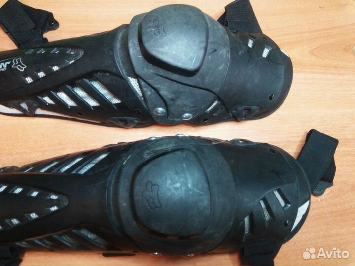 Наколенники Fox Titan pro