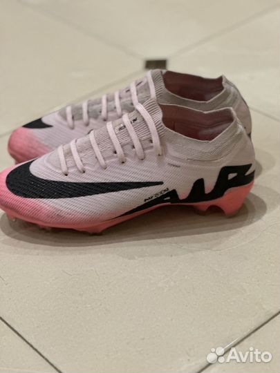 Футбольные бутсы