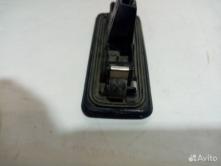 Кнопка открывания багажника Skoda Octavia А7