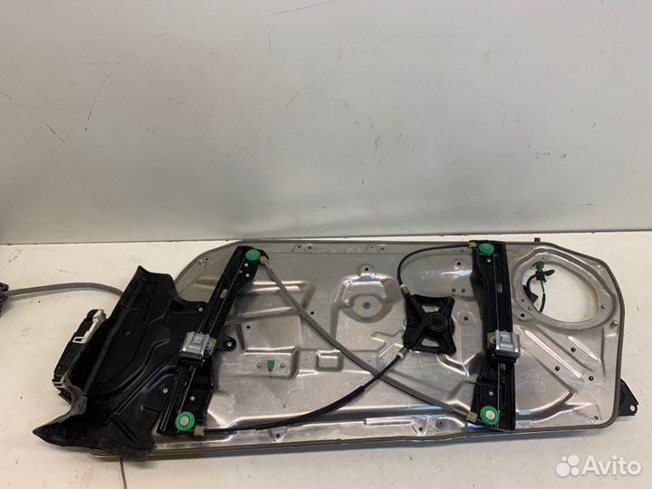 Стеклоподъемник левый Mercedes-Benz C-Class W204