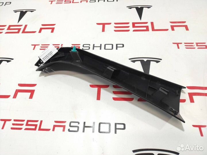 Накладка крышки багажника Tesla Model S 2015