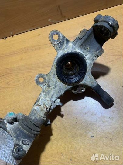 Поворотный кулак передний правый Chevrolet