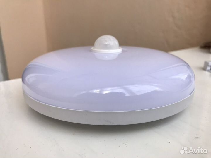 Светильник светодиодный с датчиком движения