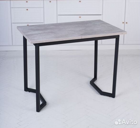 Кухонный стол