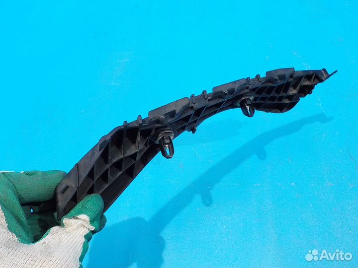 Кронштейн заднего бампера левый toyota Auris (E15)