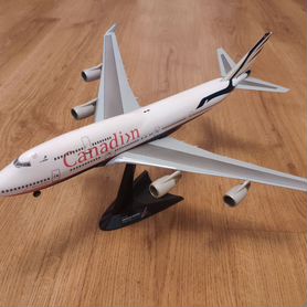 Модель самолёта Boeing 747-400, масштаб 1/200