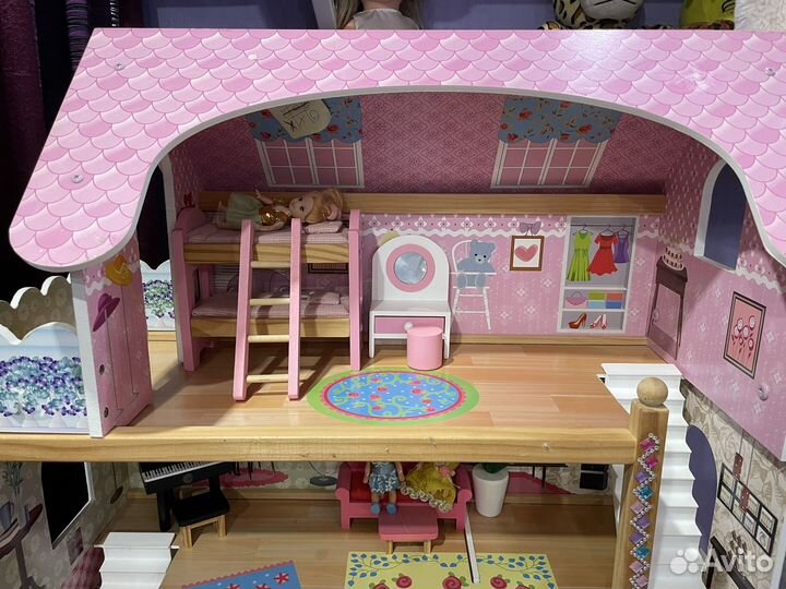 Домик кукольный с мебелью