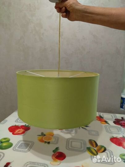 Люстра потолочная с абажуром