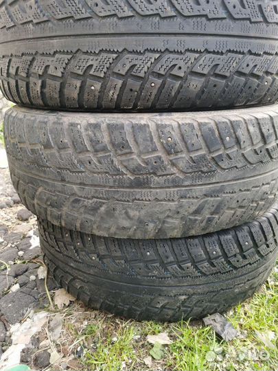 Kumho I'Zen Stud Snow KW11 245/70 R16 107T