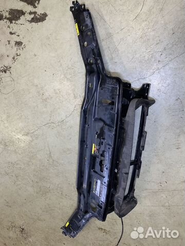 Телевизор (рамка радиатора) Volvo S60 RS59