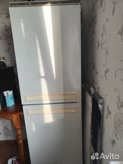 Продам холодильник stinol