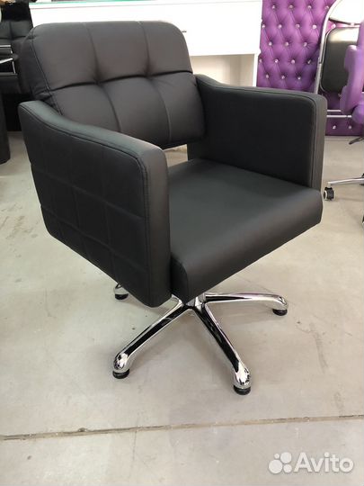 Парикмахерское кресло